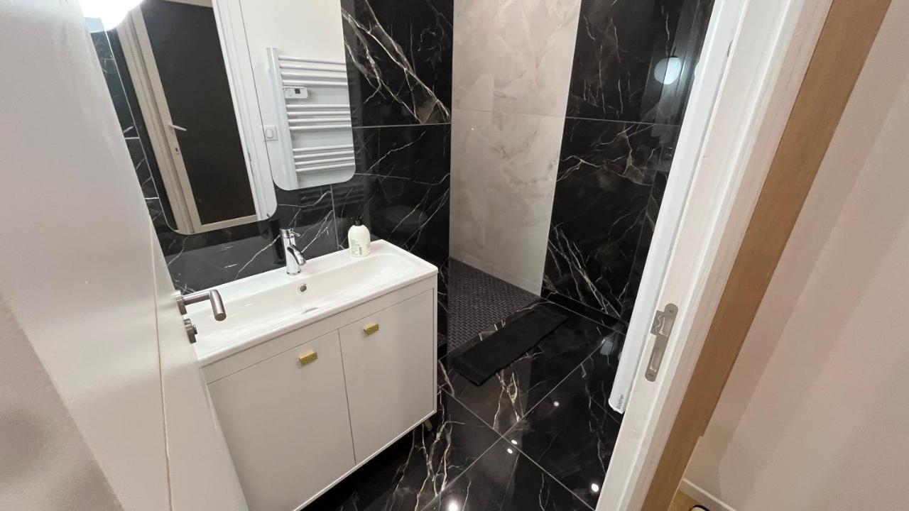 Appartement Luxe Jaune Saint-Etienne  Exterior foto